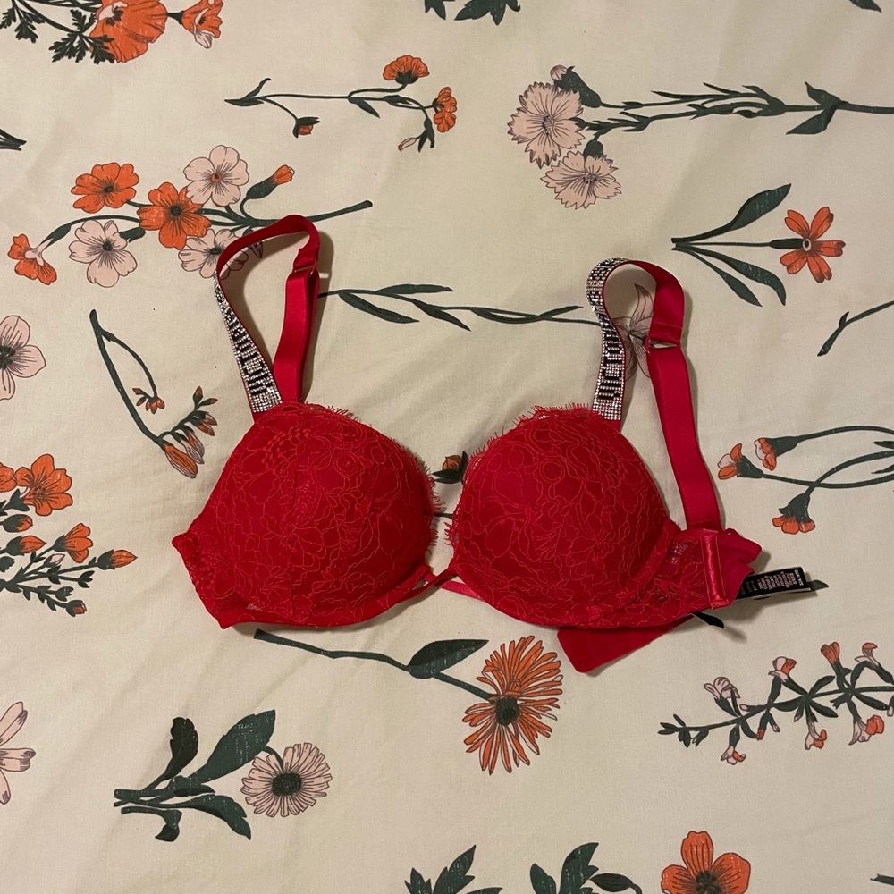 victoria’s secret bombshell push-up bra
